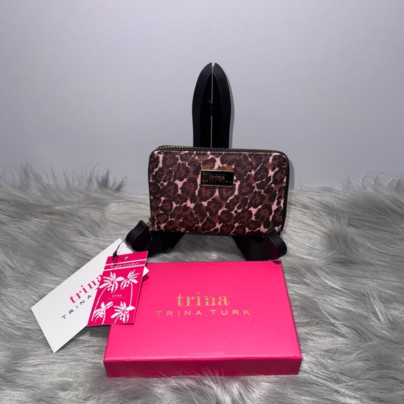 Trina Turk Leopard print wallet~NWT in box - Picture 1 of 5
